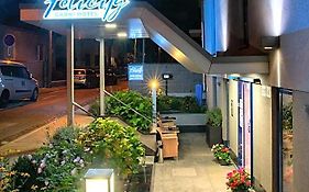 Hotel Blue Garni